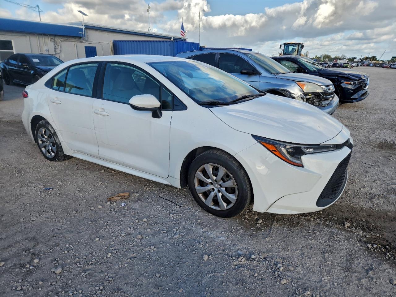 2020 TOYOTA COROLLA LE photo 4