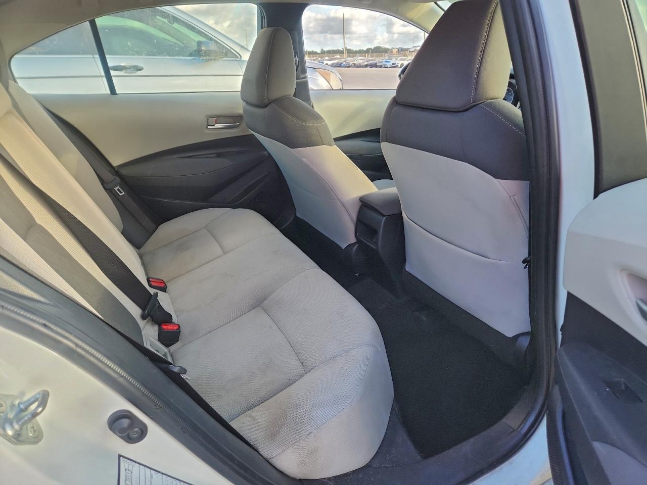 2020 TOYOTA COROLLA LE photo 10