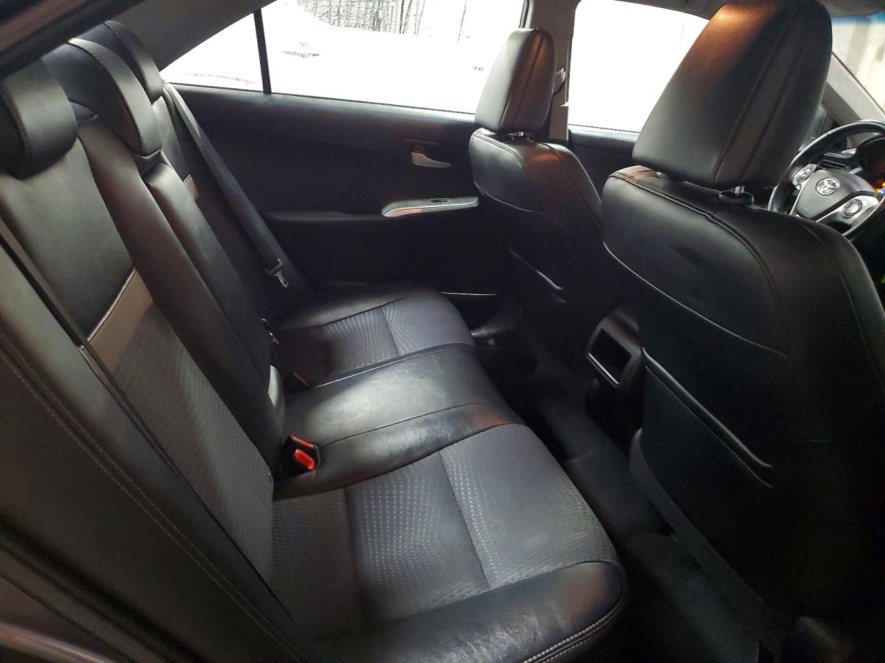 2014 TOYOTA CAMRY L photo 10