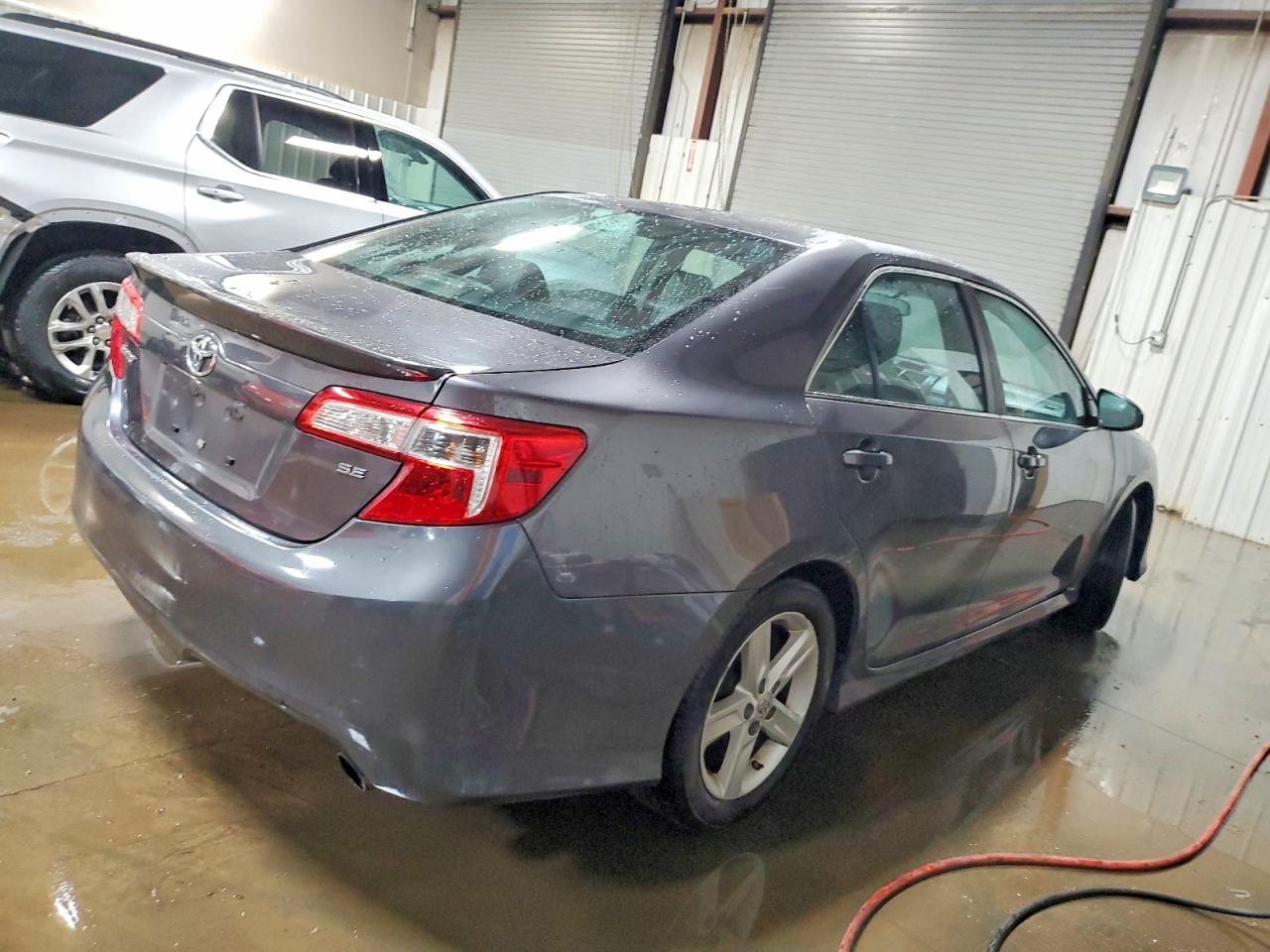 2014 TOYOTA CAMRY L photo 3