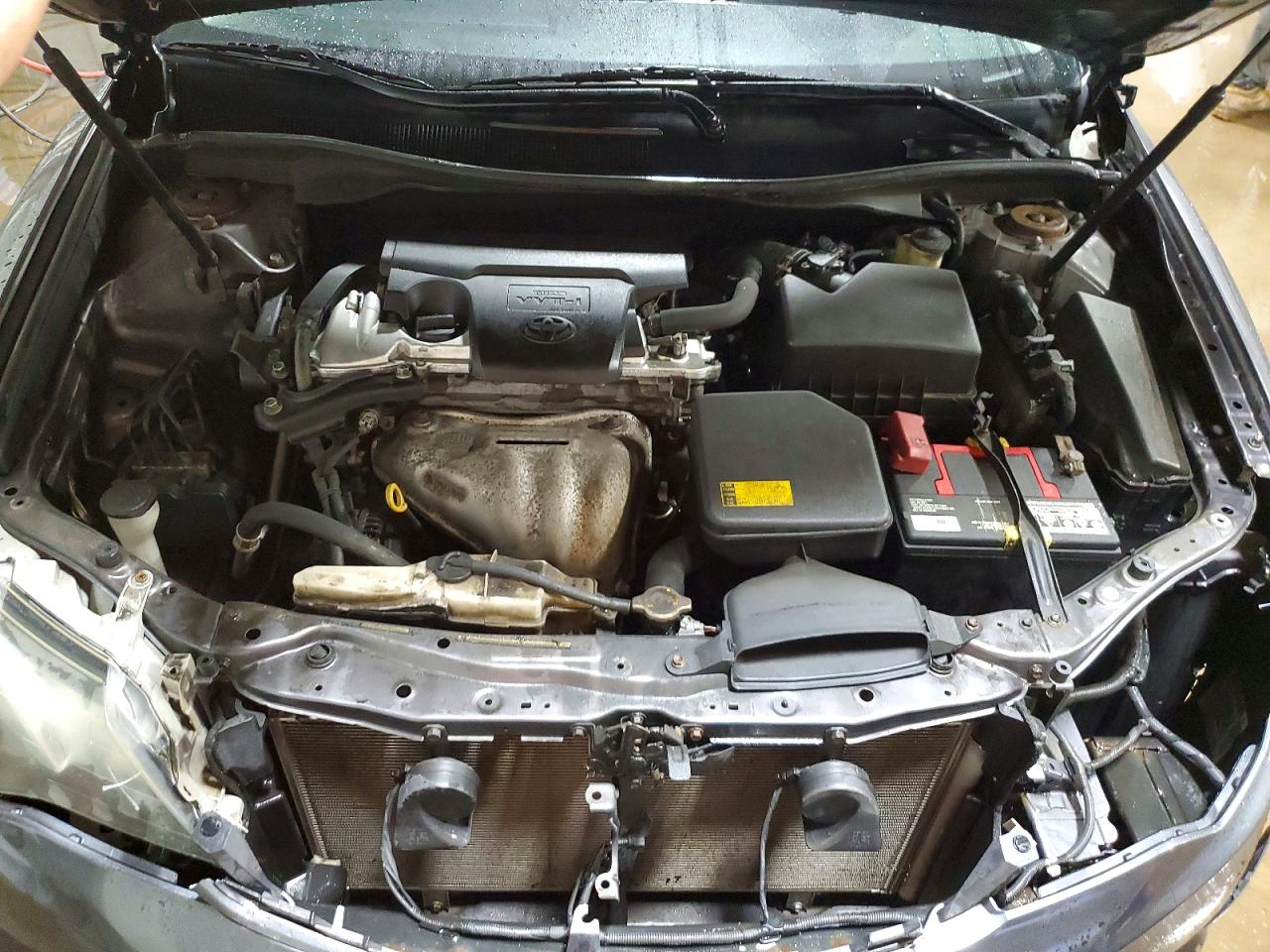2014 TOYOTA CAMRY L photo 11