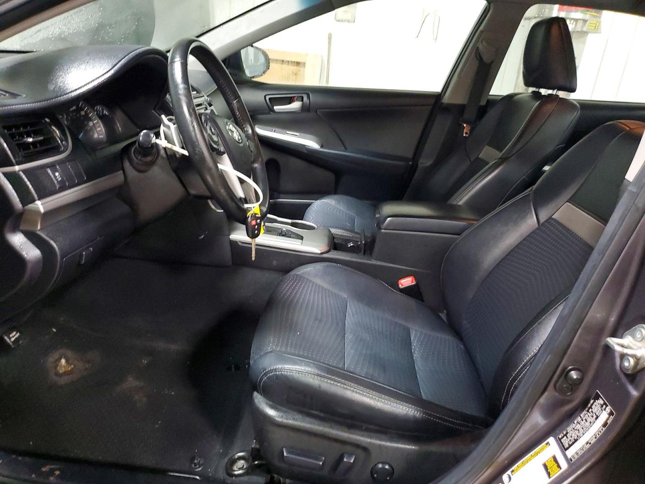 2014 TOYOTA CAMRY L photo 7
