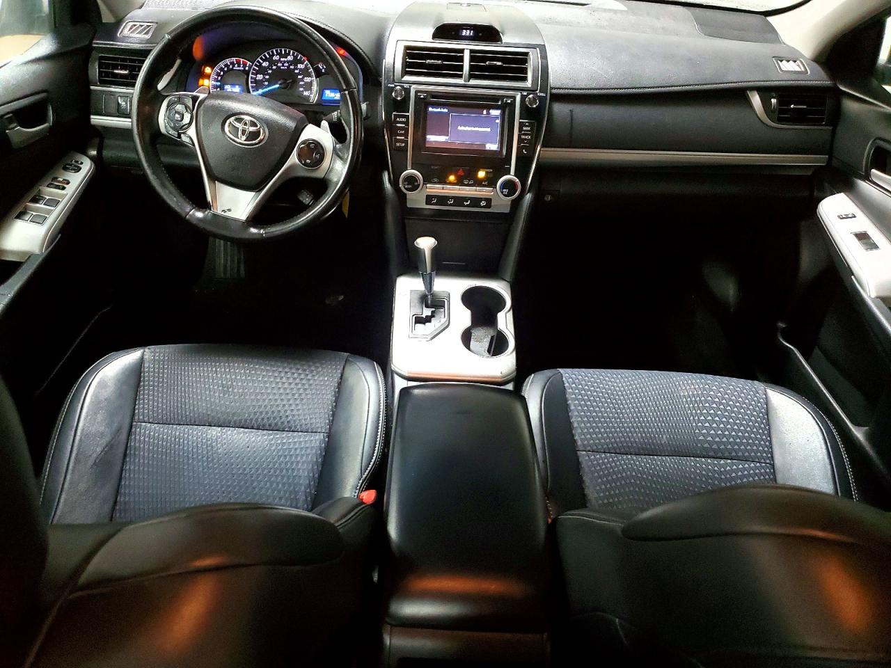 2014 TOYOTA CAMRY L photo 8