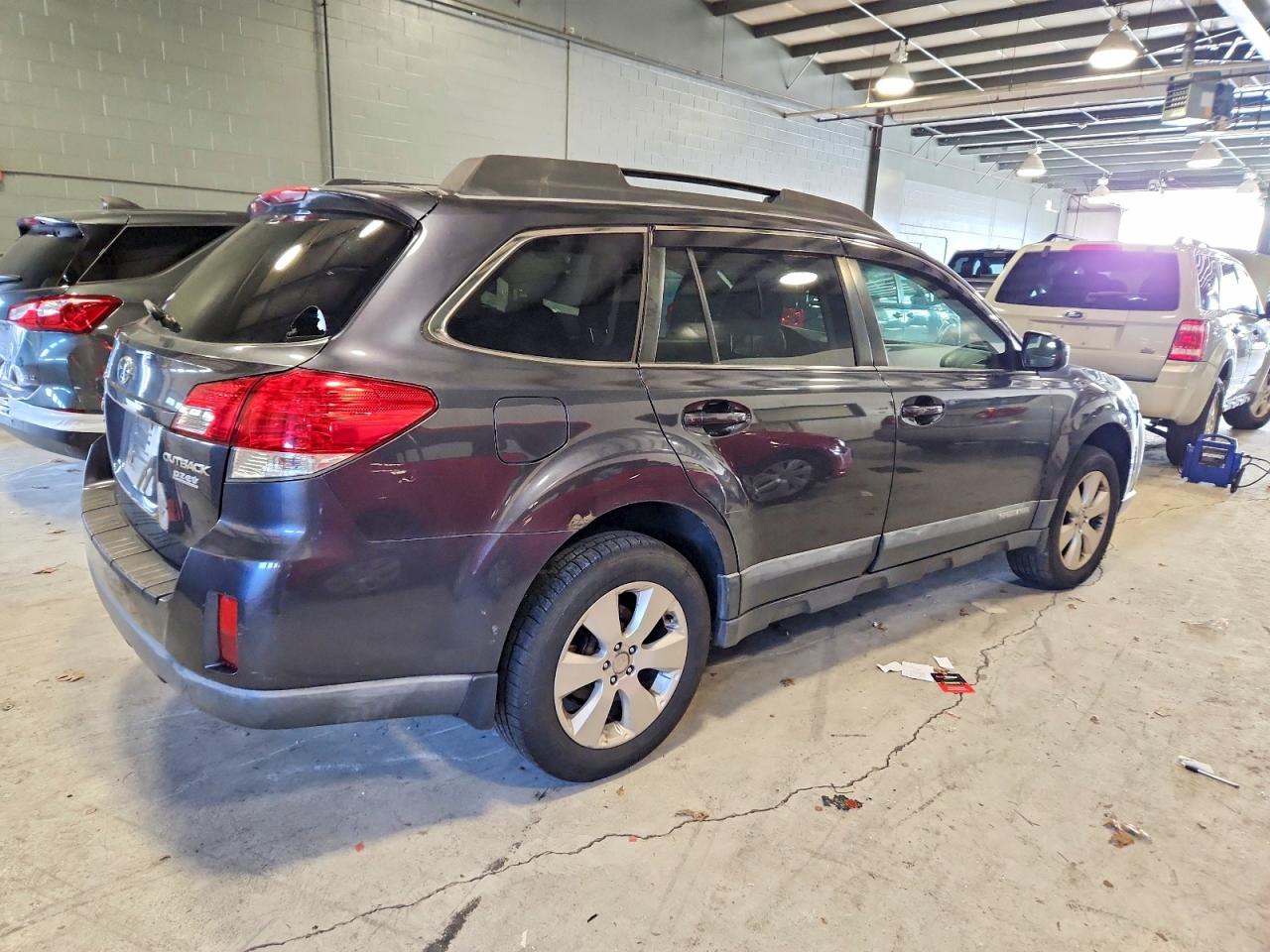 2010 SUBARU OUTBACK 2.5I PREMIUM photo 5
