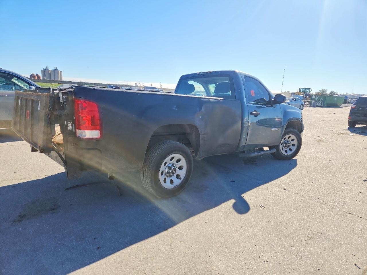 2011 GMC SIERRA C1500 photo 3