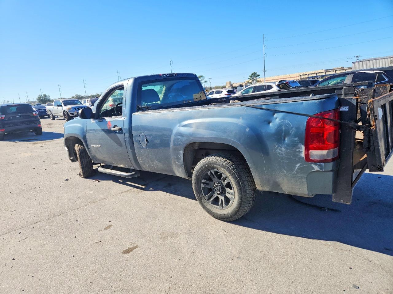 2011 GMC SIERRA C1500 photo 2