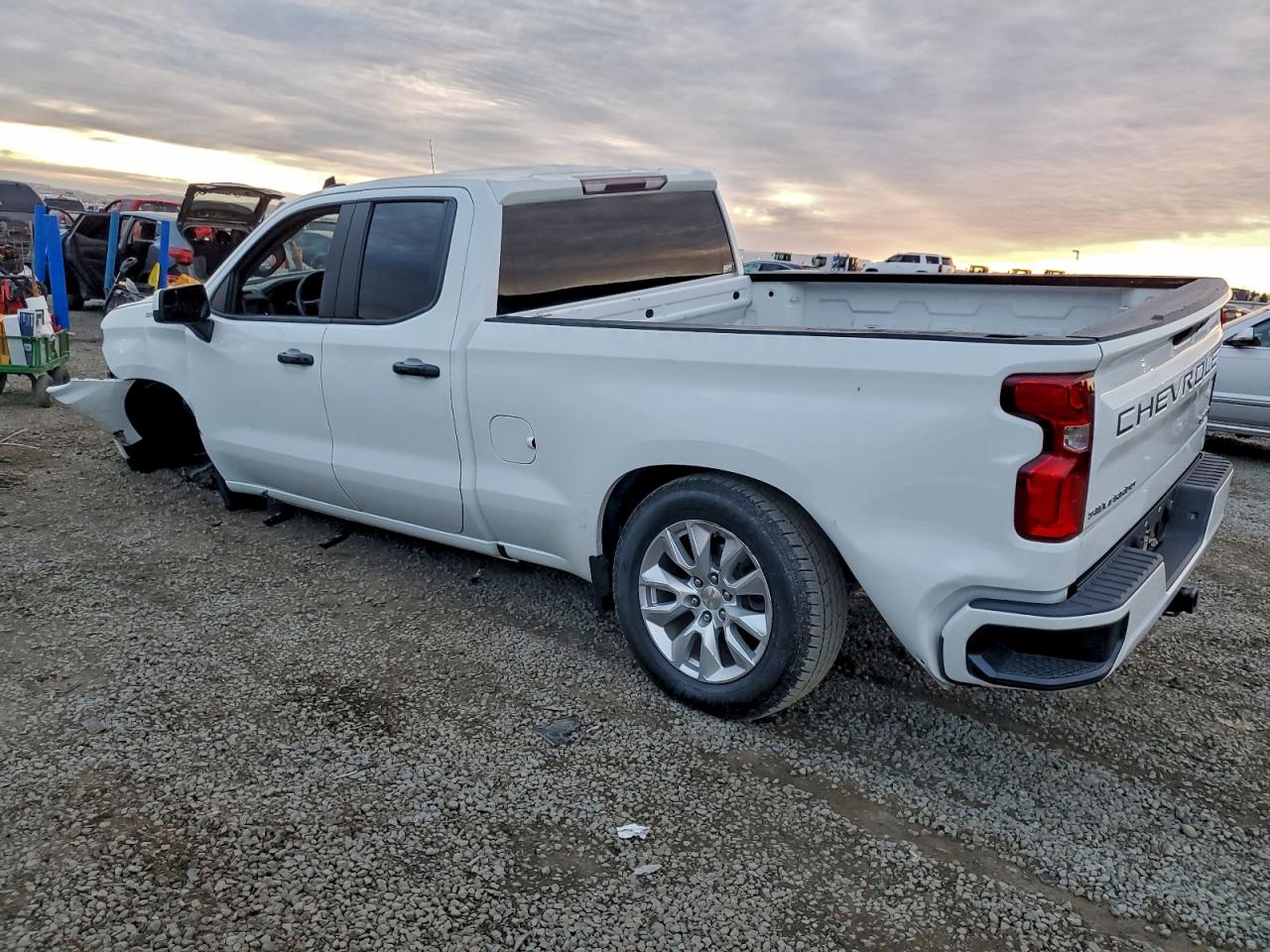 2021 CHEVROLET SILVERADO C1500 CUSTOM photo 2