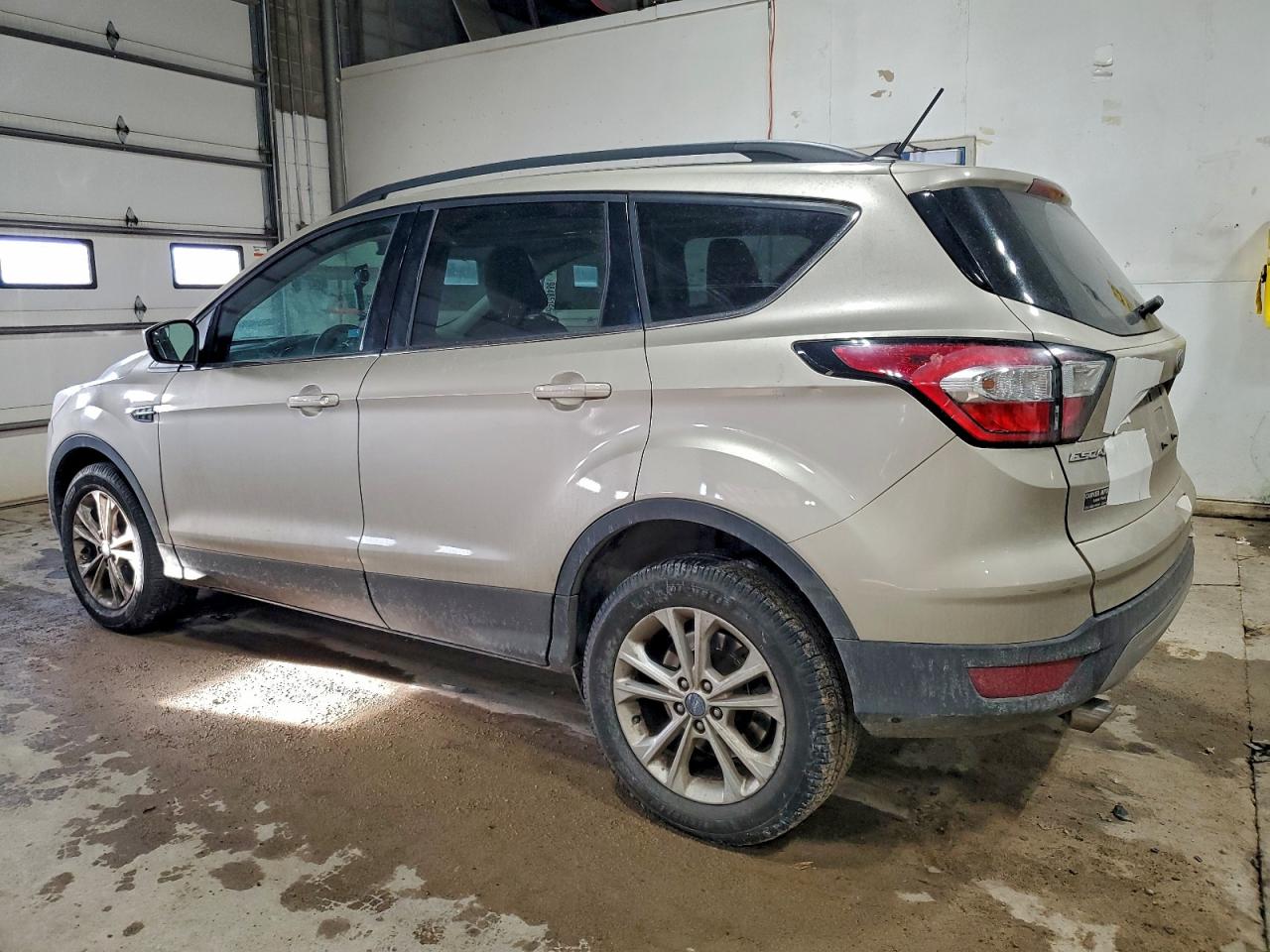 2018 FORD ESCAPE SE photo 2