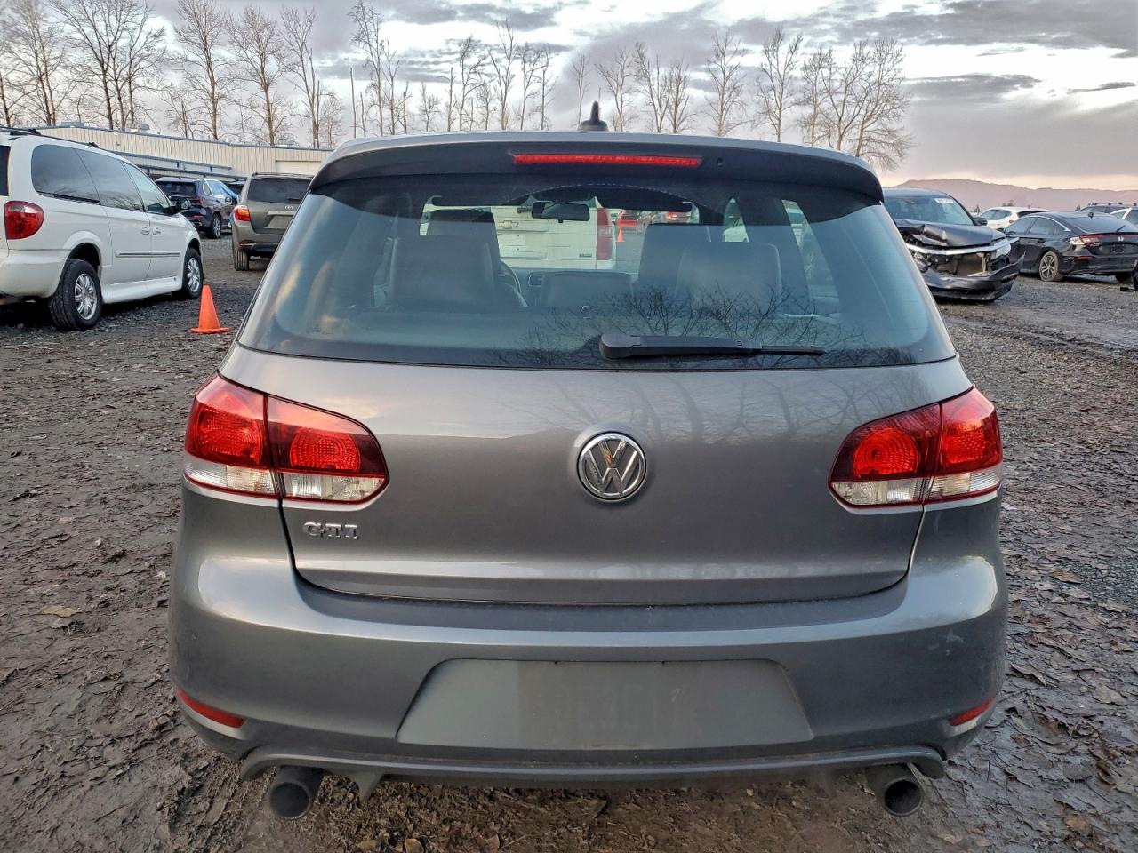 2013 VOLKSWAGEN GTI photo 6