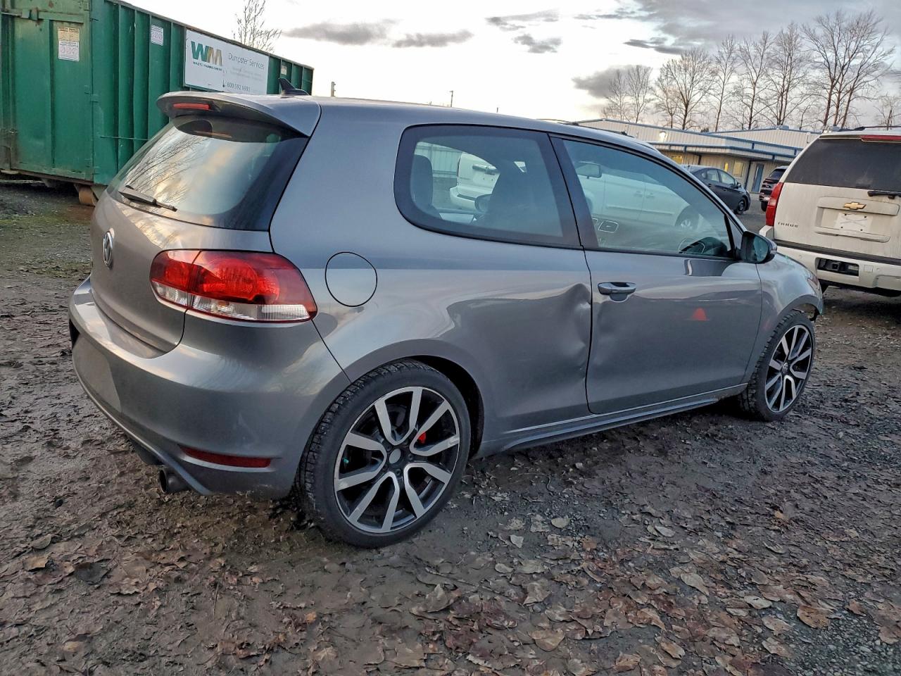 2013 VOLKSWAGEN GTI photo 3
