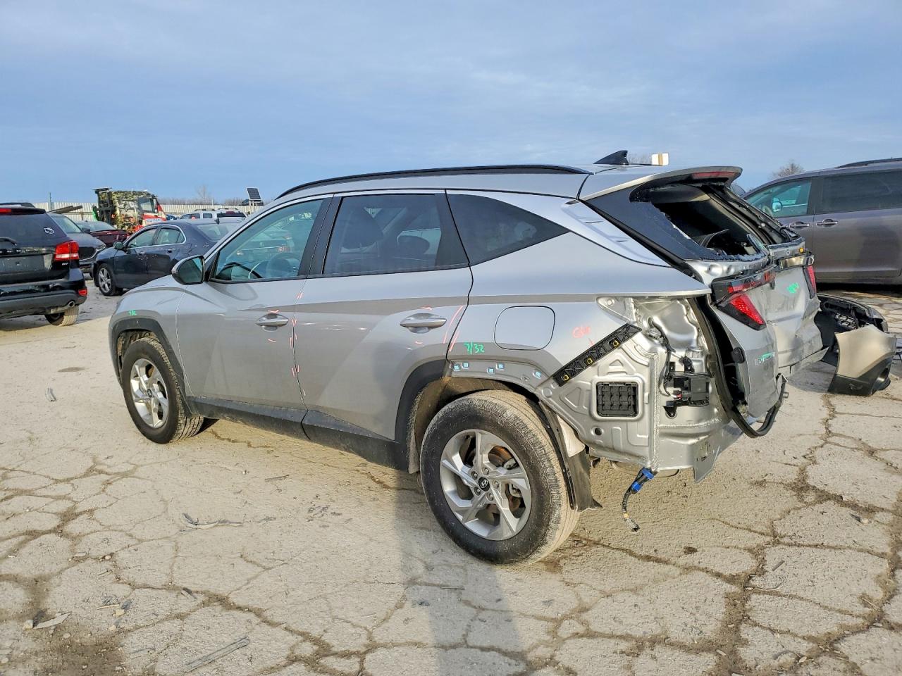 2024 HYUNDAI TUCSON SEL photo 2