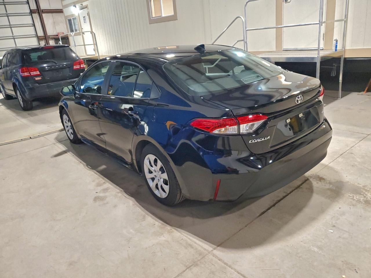 2025 TOYOTA COROLLA LE photo 2