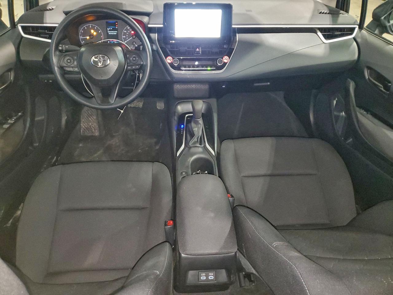 2025 TOYOTA COROLLA LE photo 8