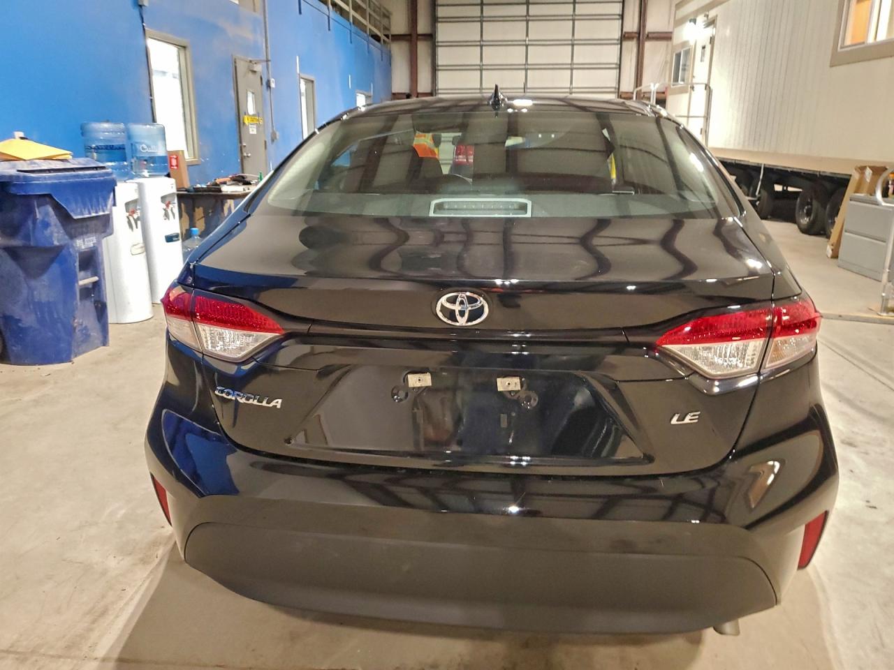 2025 TOYOTA COROLLA LE photo 6