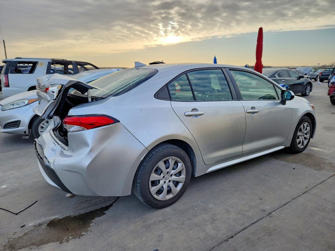 2020 TOYOTA COROLLA LE photo 3