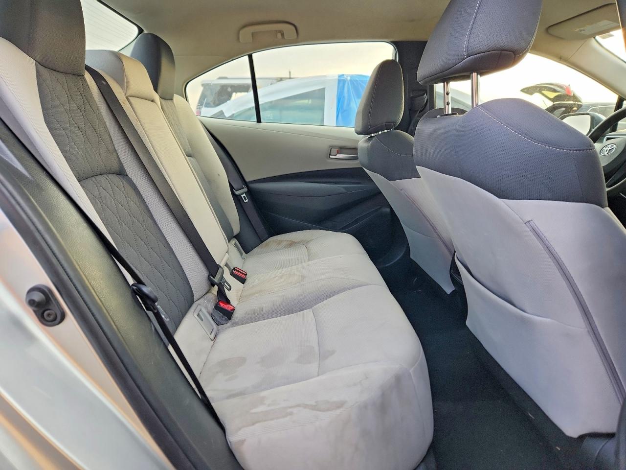 2020 TOYOTA COROLLA LE photo 10