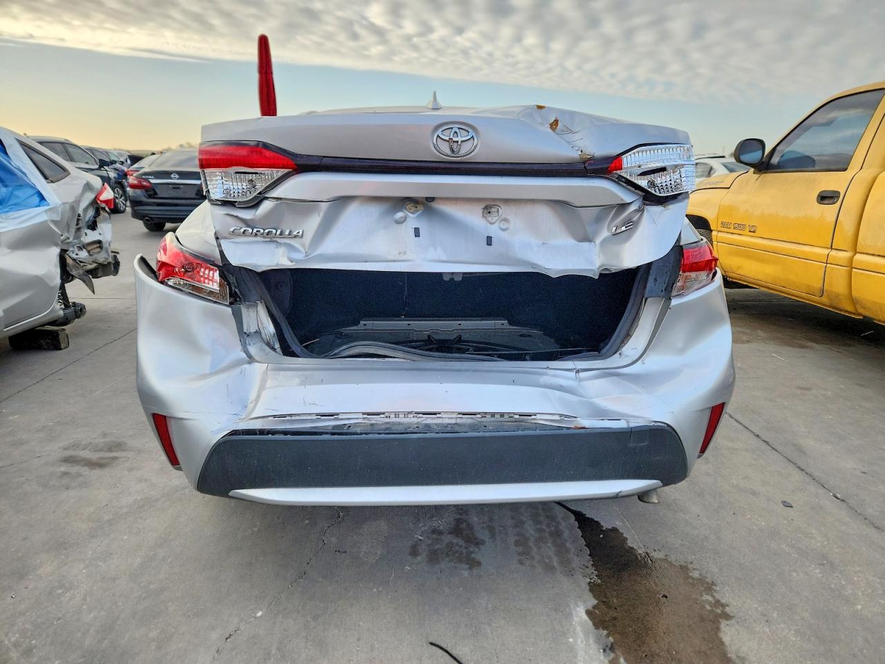 2020 TOYOTA COROLLA LE photo 6