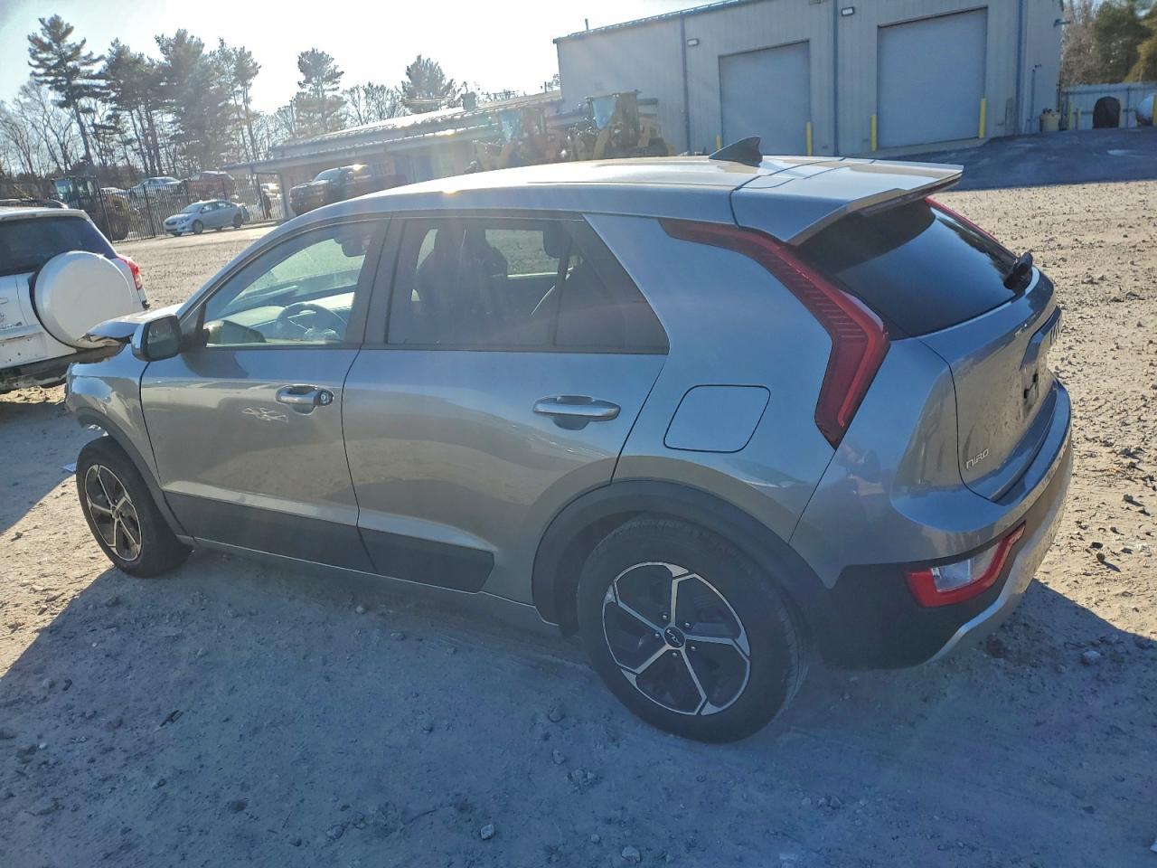 2023 KIA NIRO LX photo 2