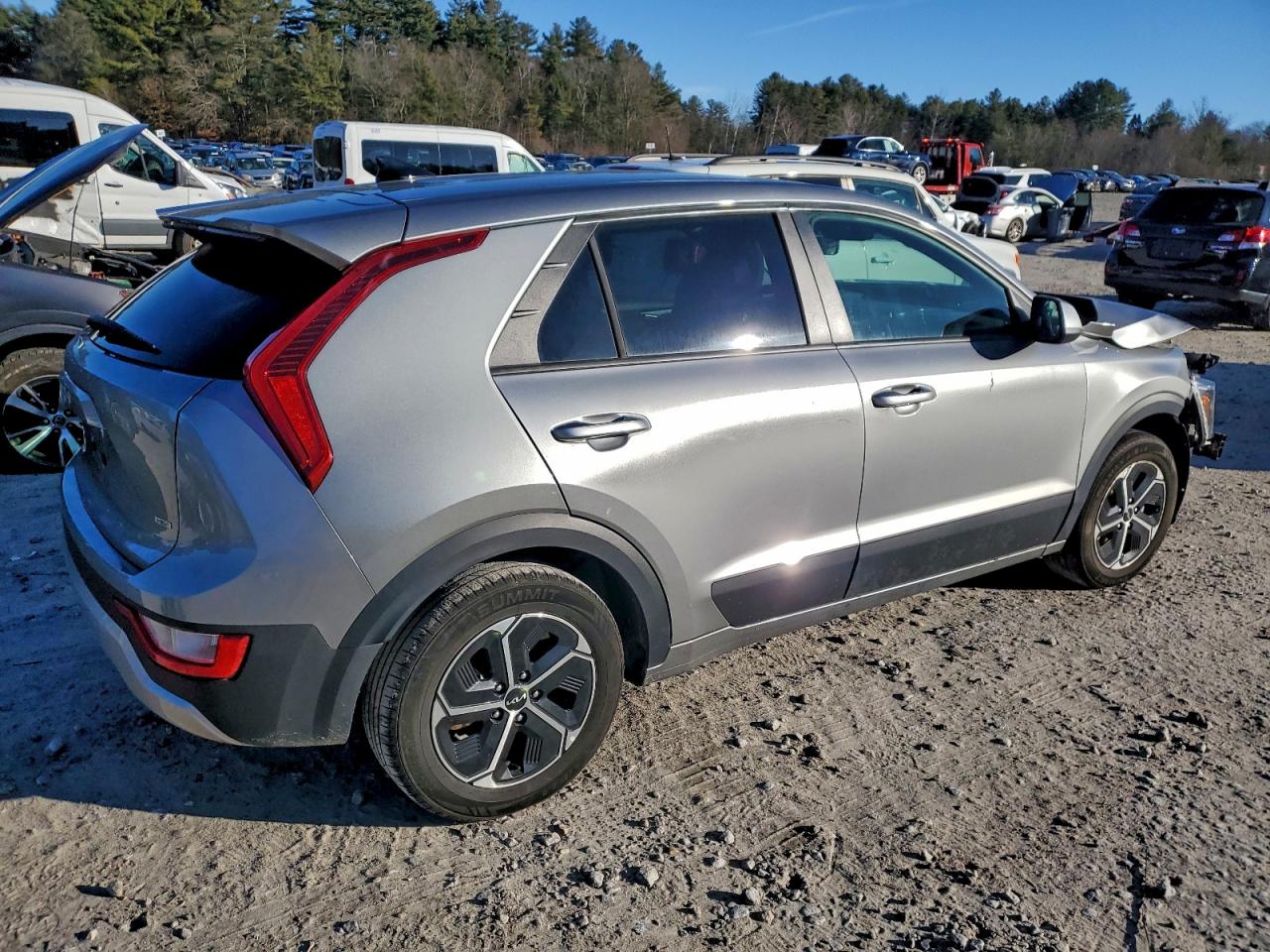 2023 KIA NIRO LX photo 3