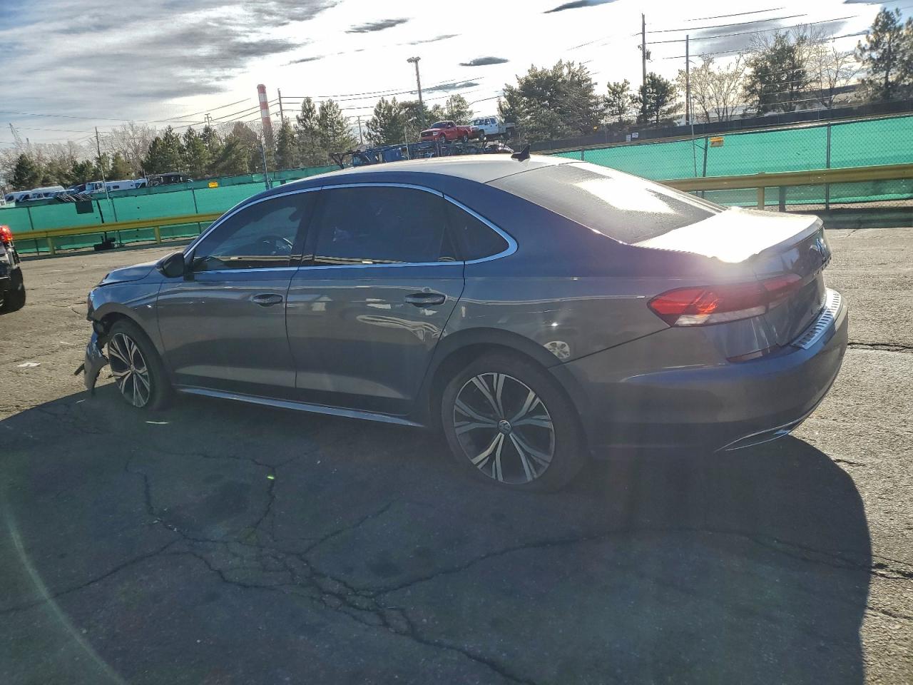 2021 VOLKSWAGEN PASSAT SE photo 2