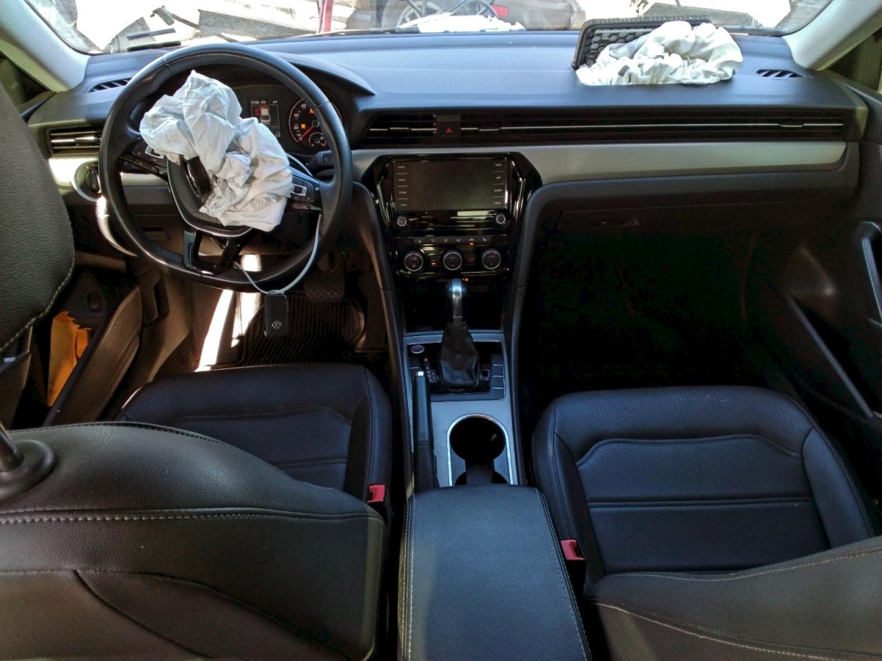 2021 VOLKSWAGEN PASSAT SE photo 8