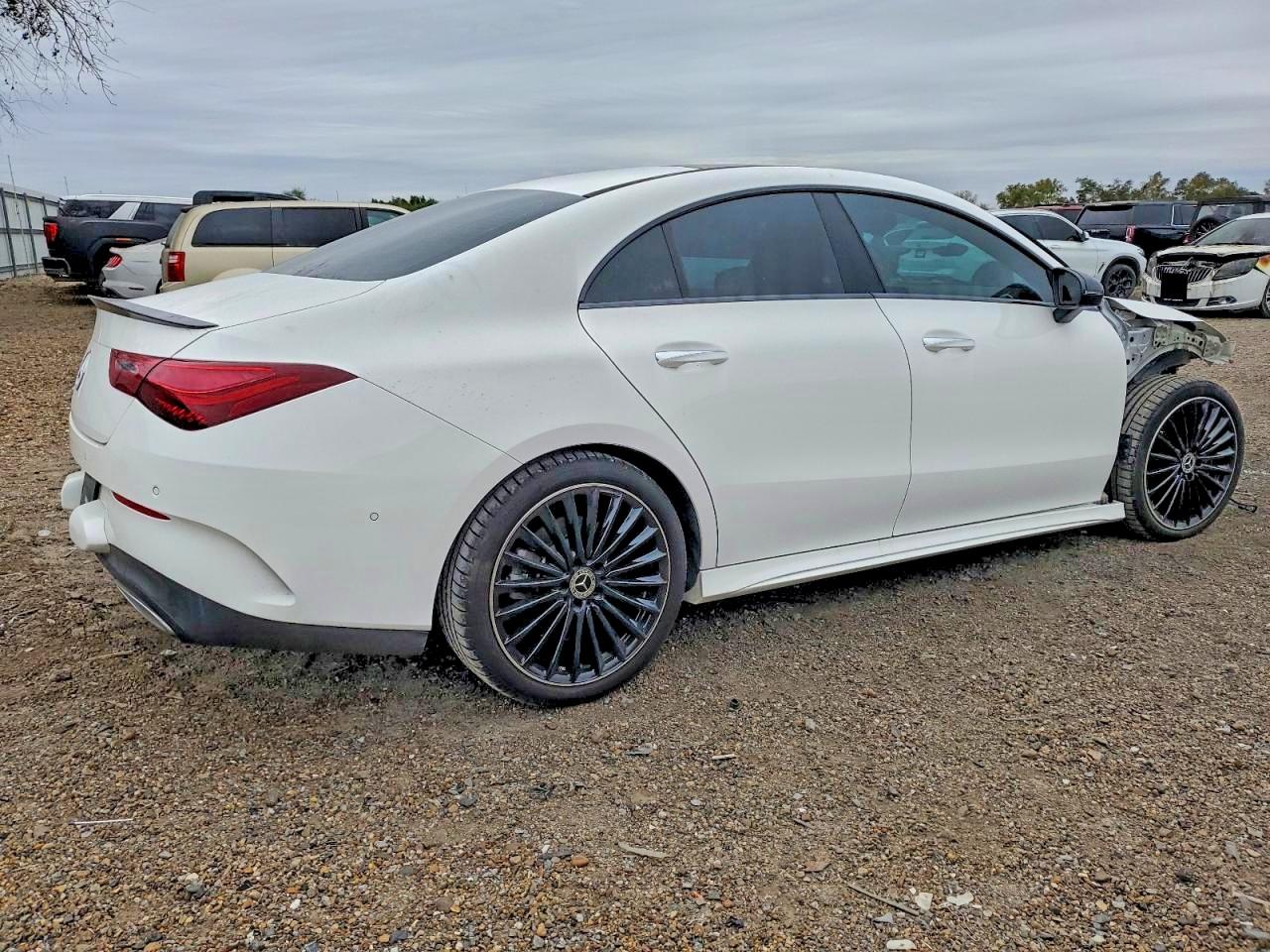 2024 MERCEDES-BENZ CLA 250 photo 5