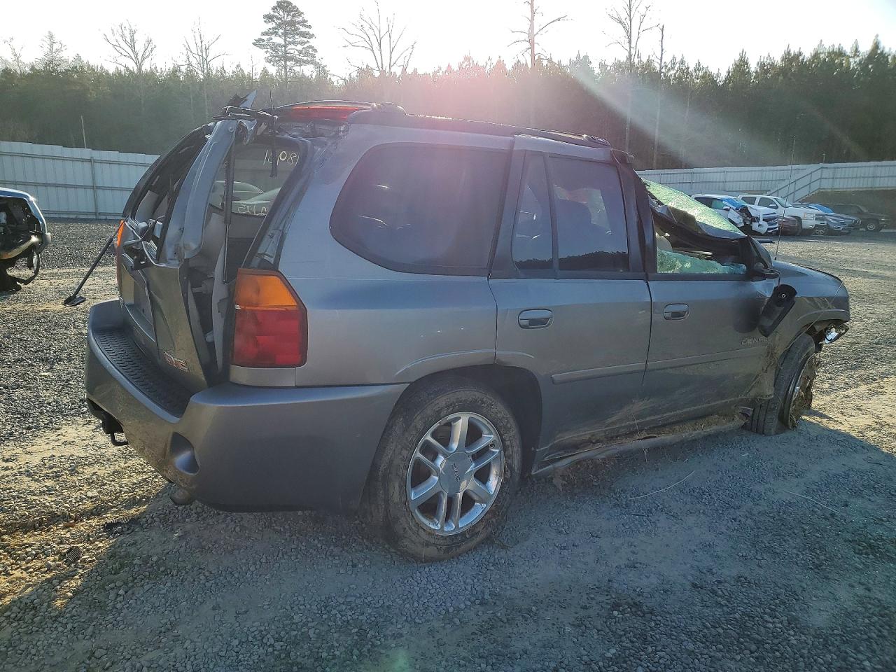 2006 GMC ENVOY DENALI photo 5