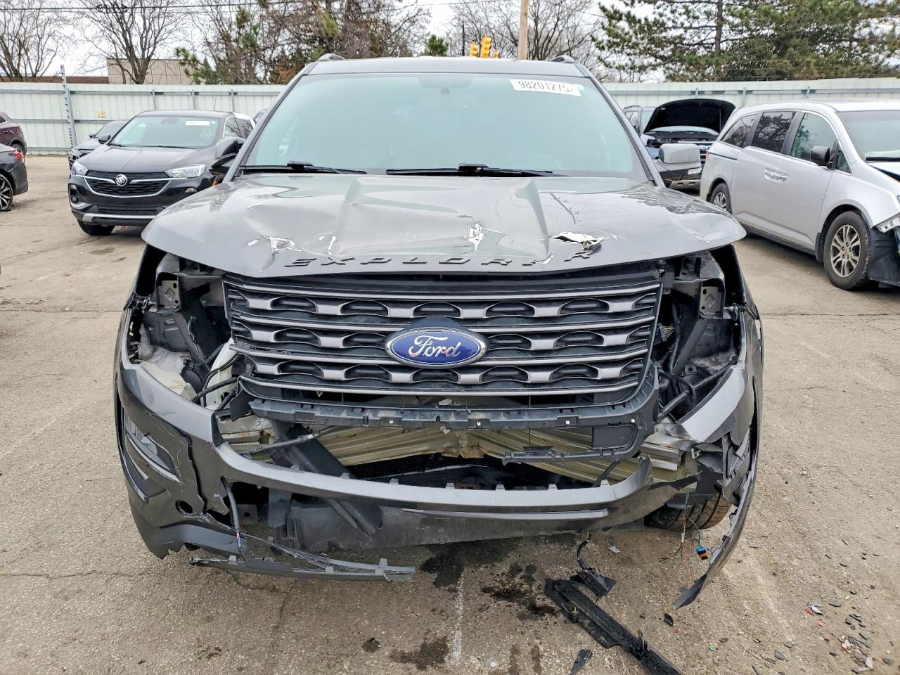 2017 FORD EXPLORER XLT photo 5