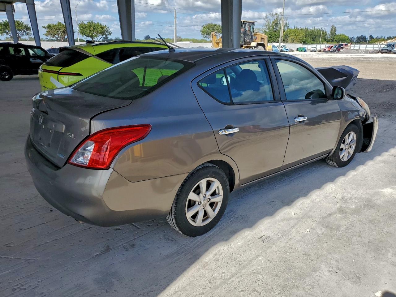 2012 NISSAN VERSA S photo 3