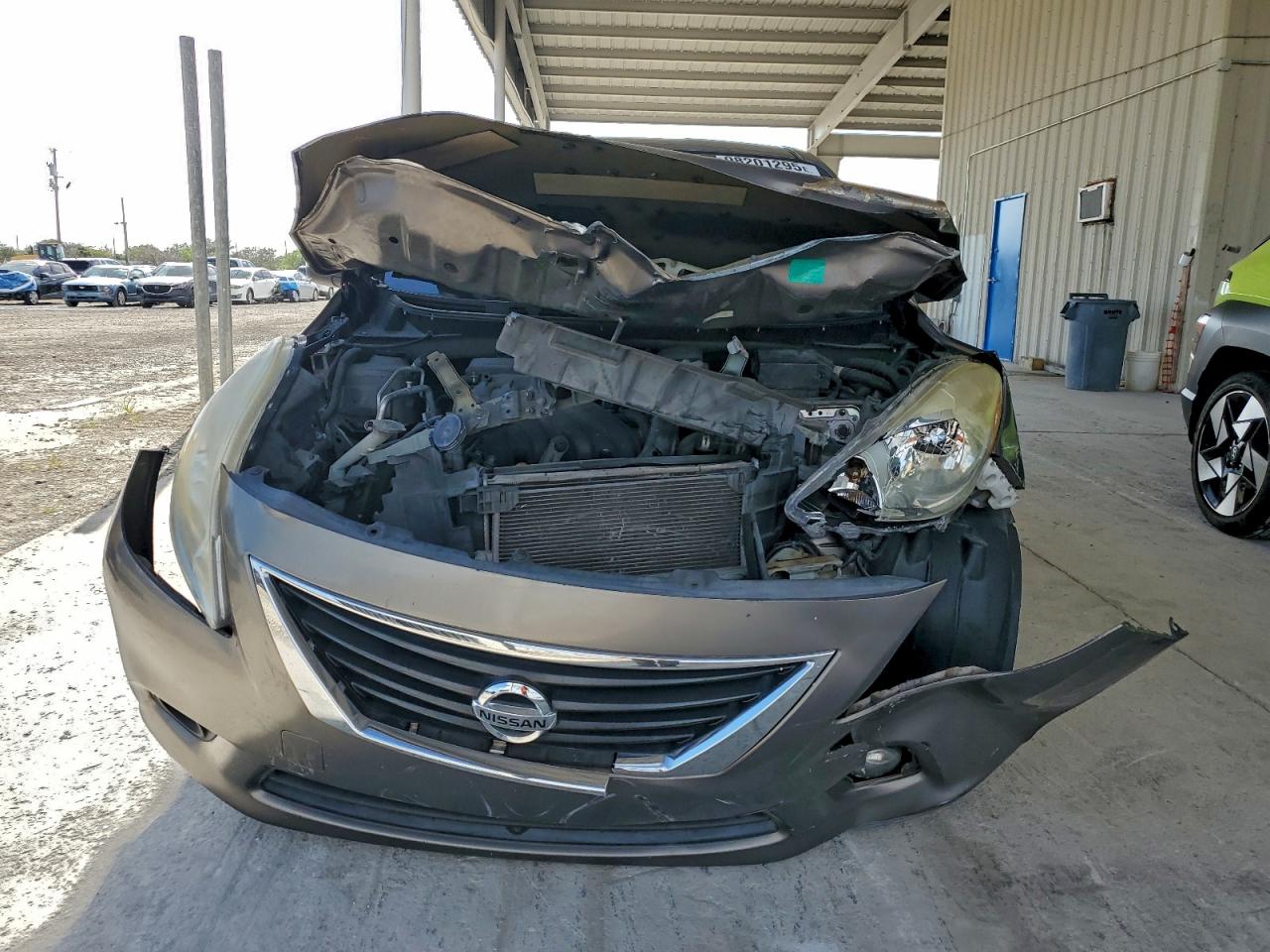 2012 NISSAN VERSA S photo 5