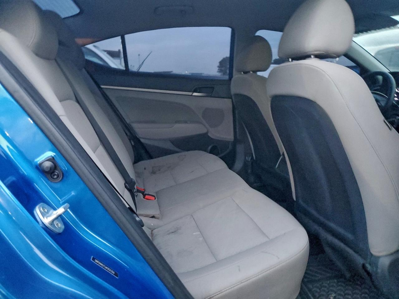 2018 HYUNDAI ELANTRA SEL photo 10