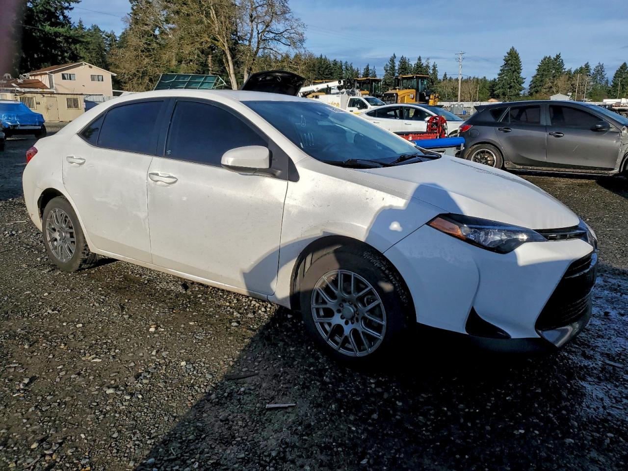 2017 TOYOTA COROLLA LE photo 4