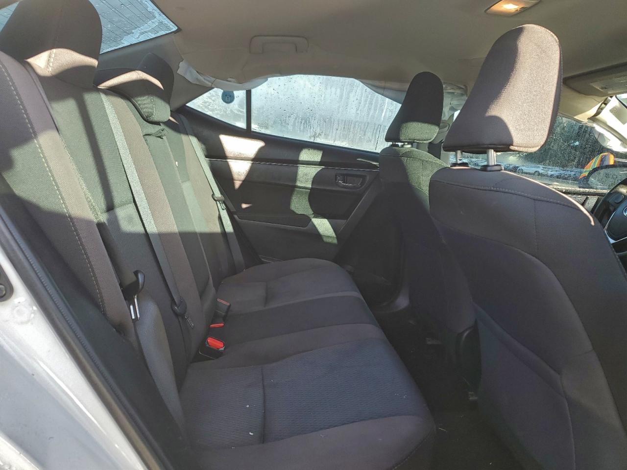 2017 TOYOTA COROLLA LE photo 10