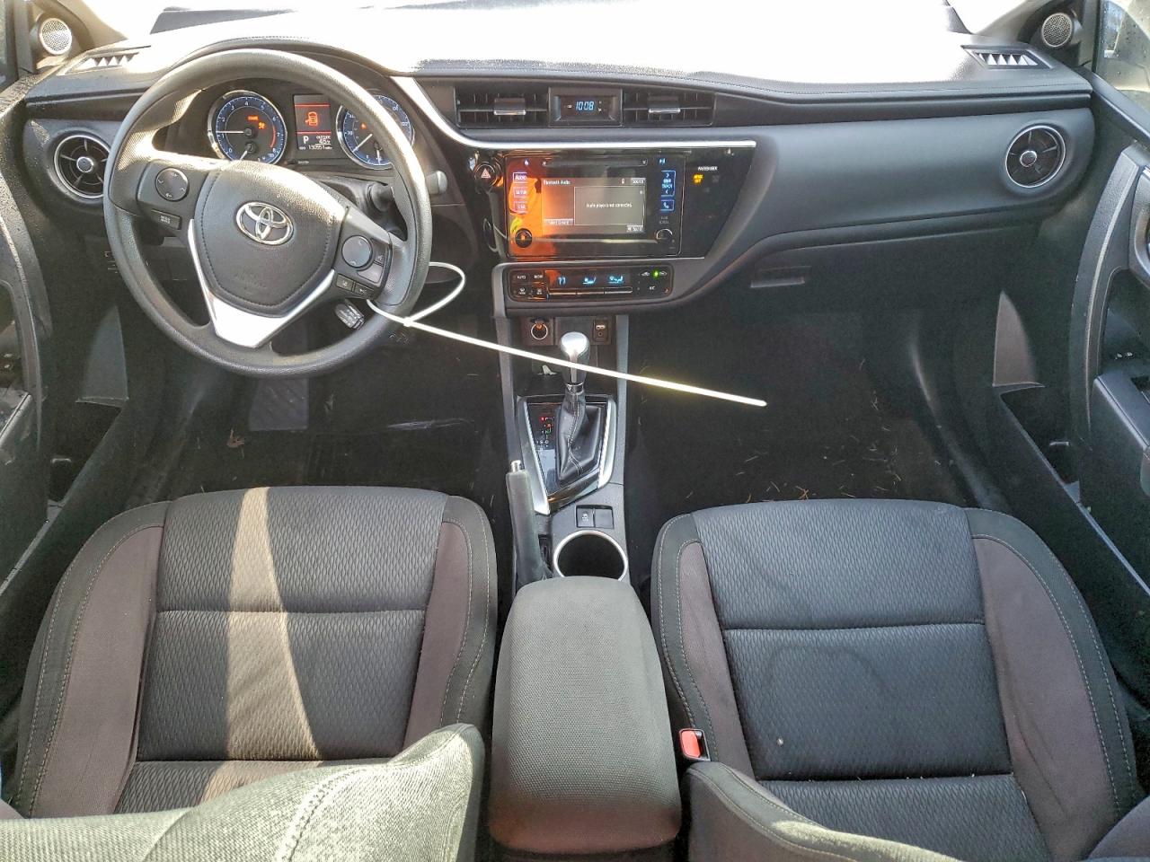 2017 TOYOTA COROLLA LE photo 8