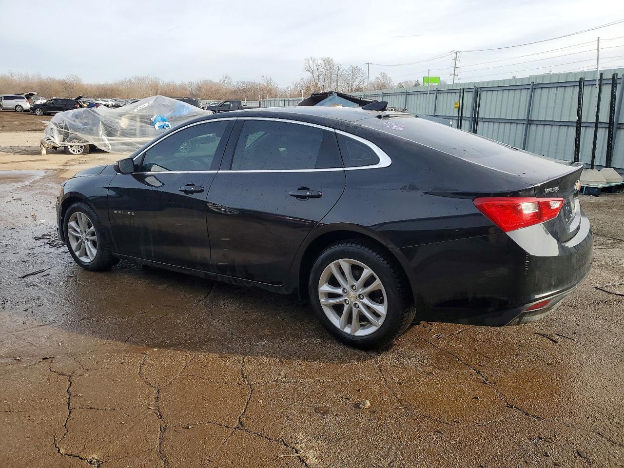 2016 CHEVROLET MALIBU LT photo 2