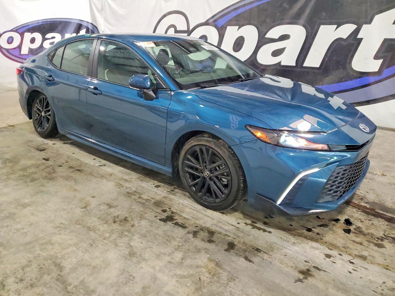2025 TOYOTA CAMRY XSE photo 4