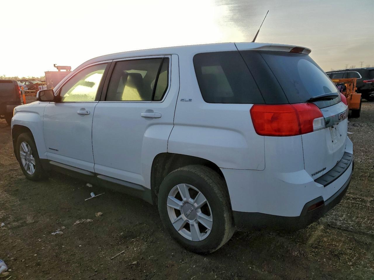 2012 GMC TERRAIN SLE photo 2