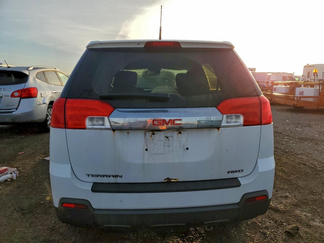 2012 GMC TERRAIN SLE photo 6