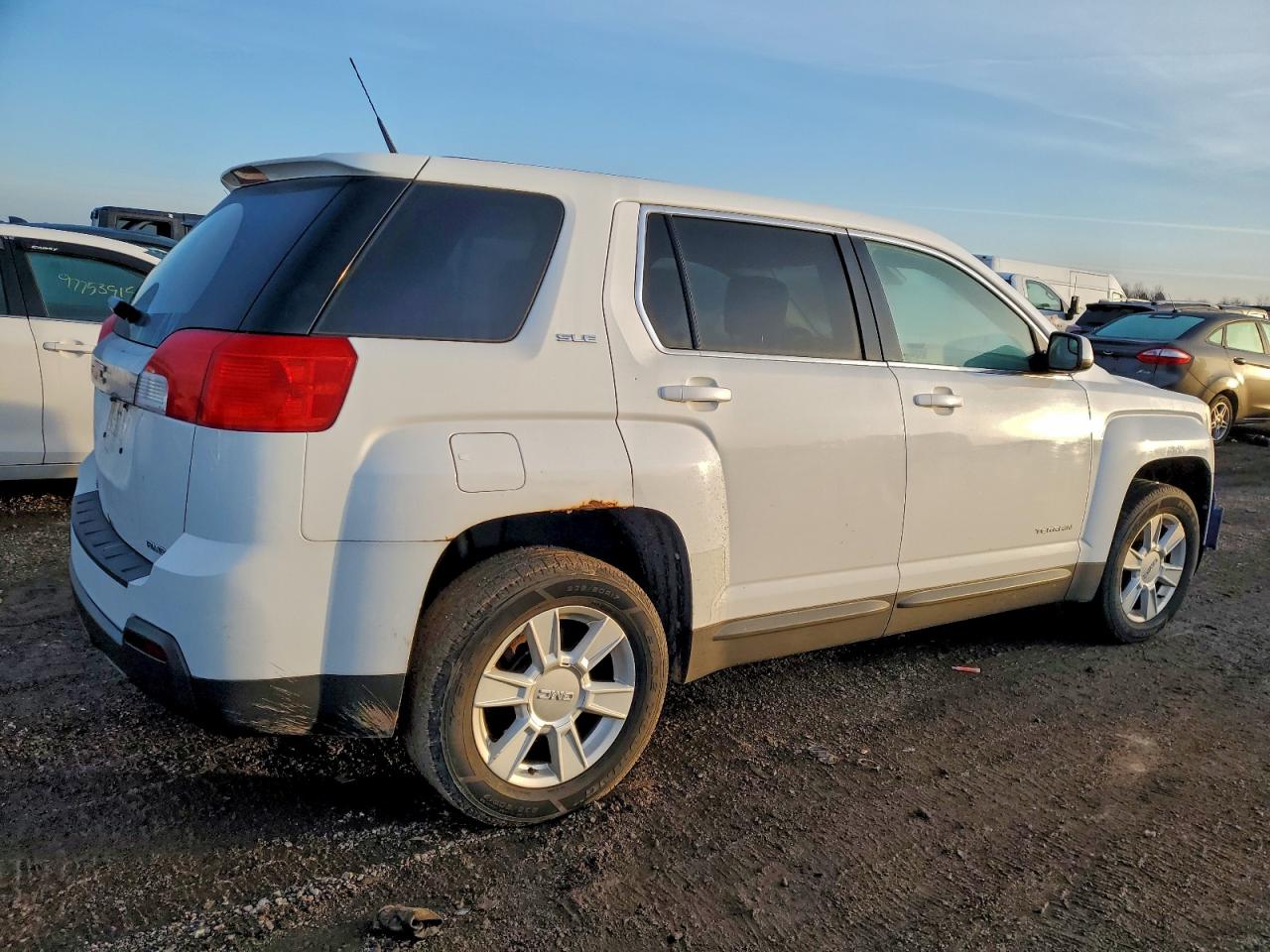 2012 GMC TERRAIN SLE photo 3