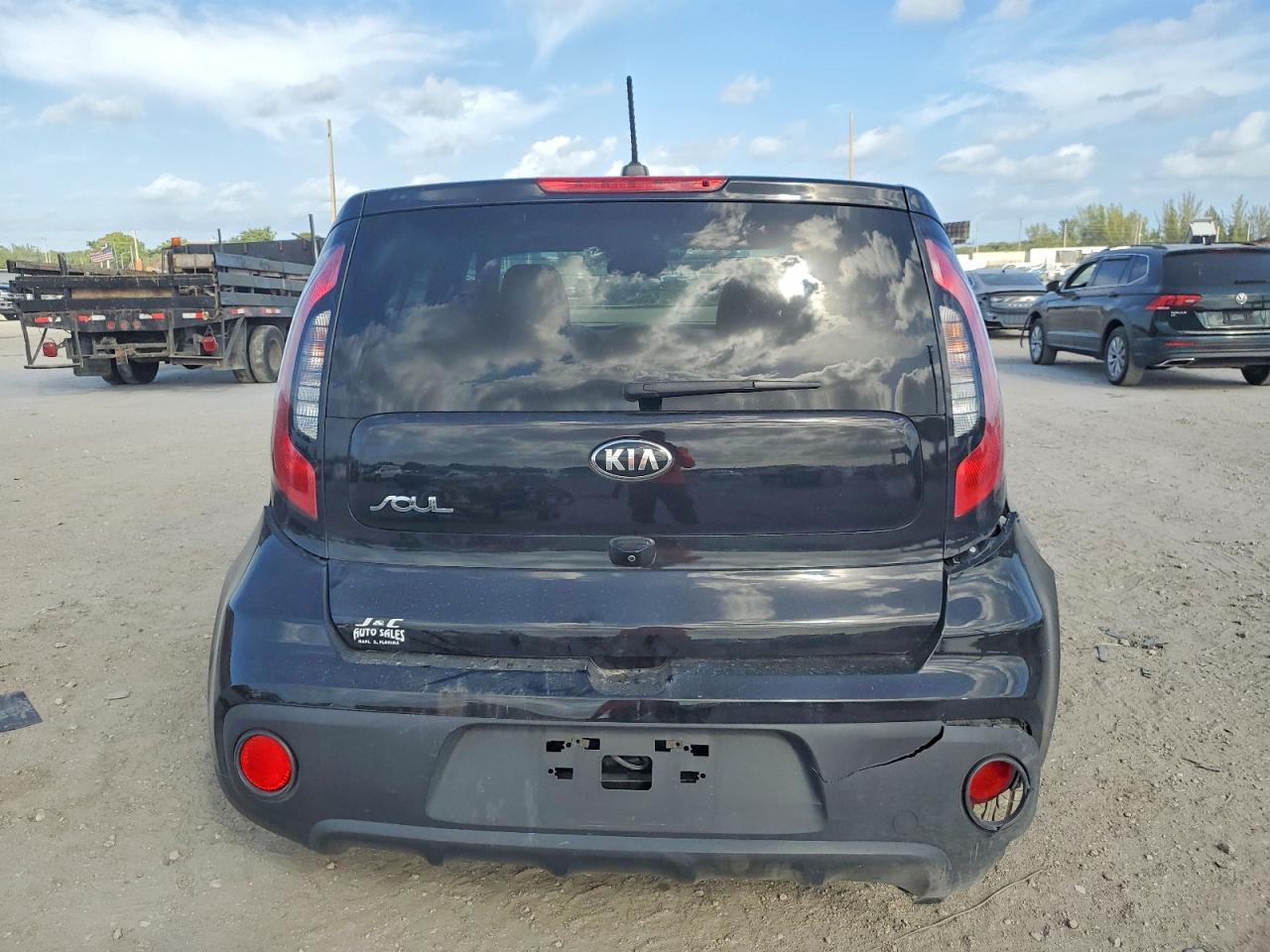 2017 KIA SOUL photo 6