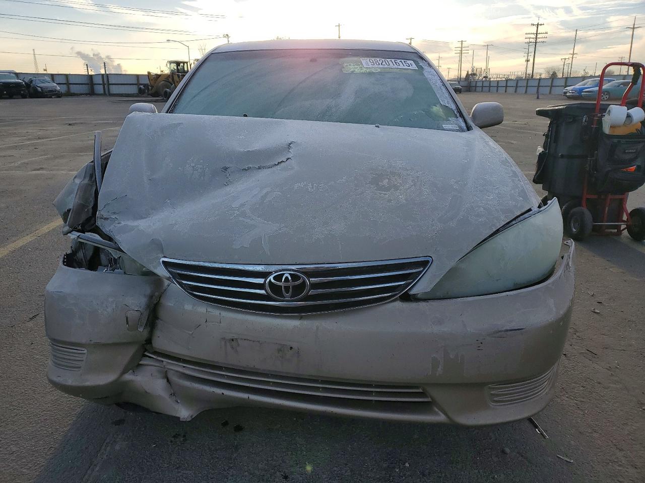 2005 TOYOTA CAMRY LE photo 5