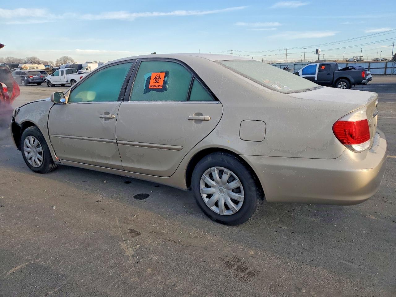 2005 TOYOTA CAMRY LE photo 2