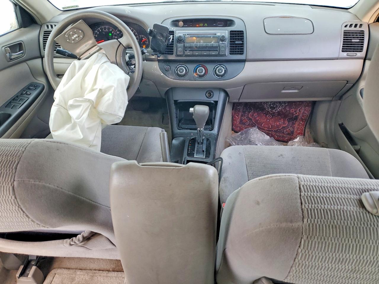 2005 TOYOTA CAMRY LE photo 8
