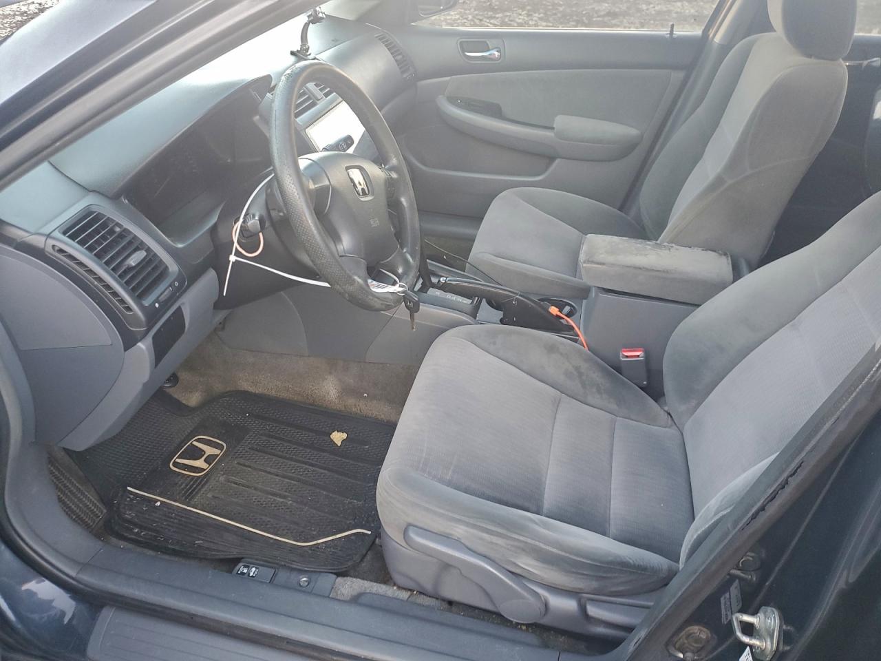 2004 HONDA ACCORD LX photo 7