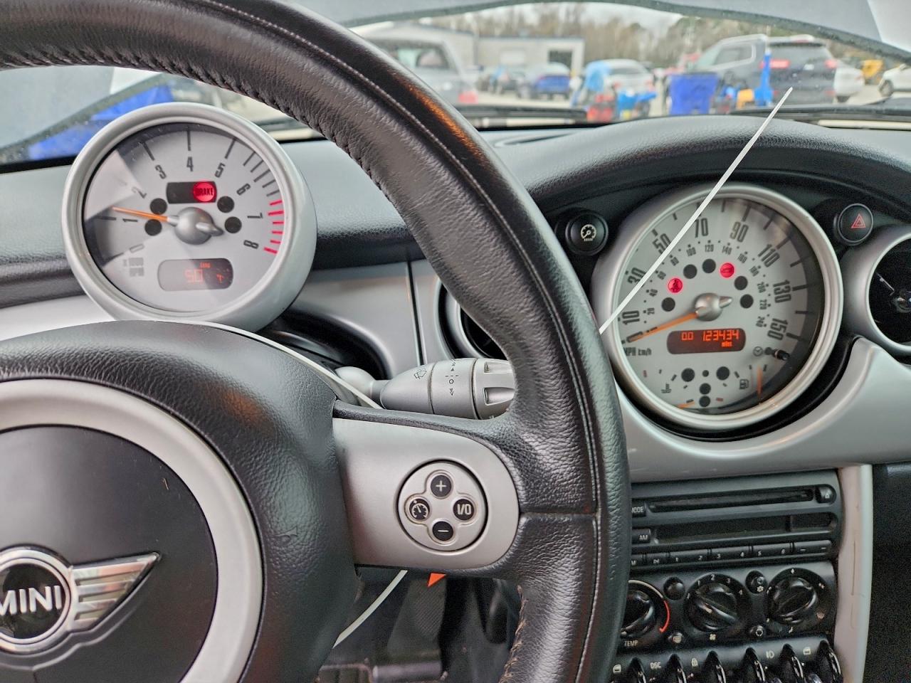 2005 MINI COOPER photo 9