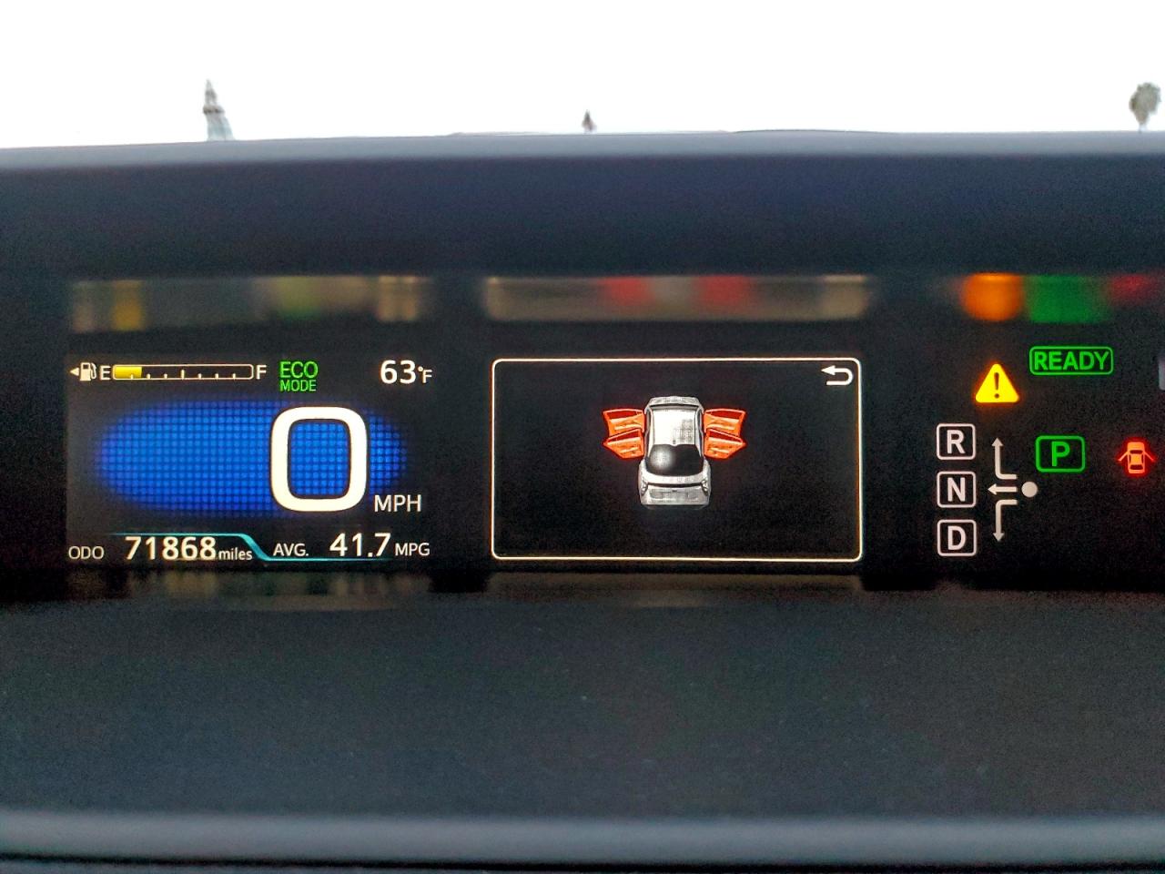 2018 TOYOTA PRIUS photo 9