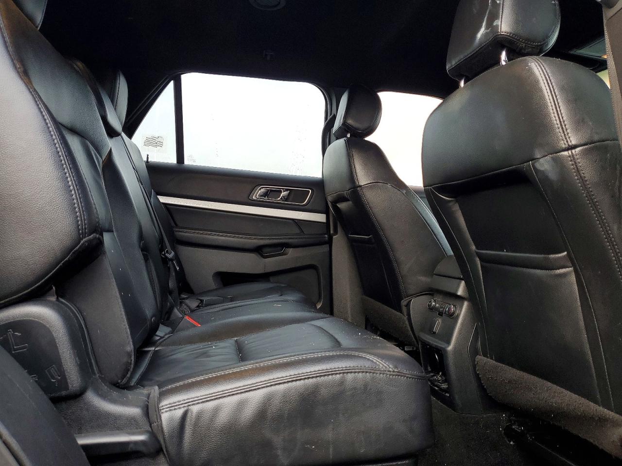 2016 FORD EXPLORER XLT photo 11