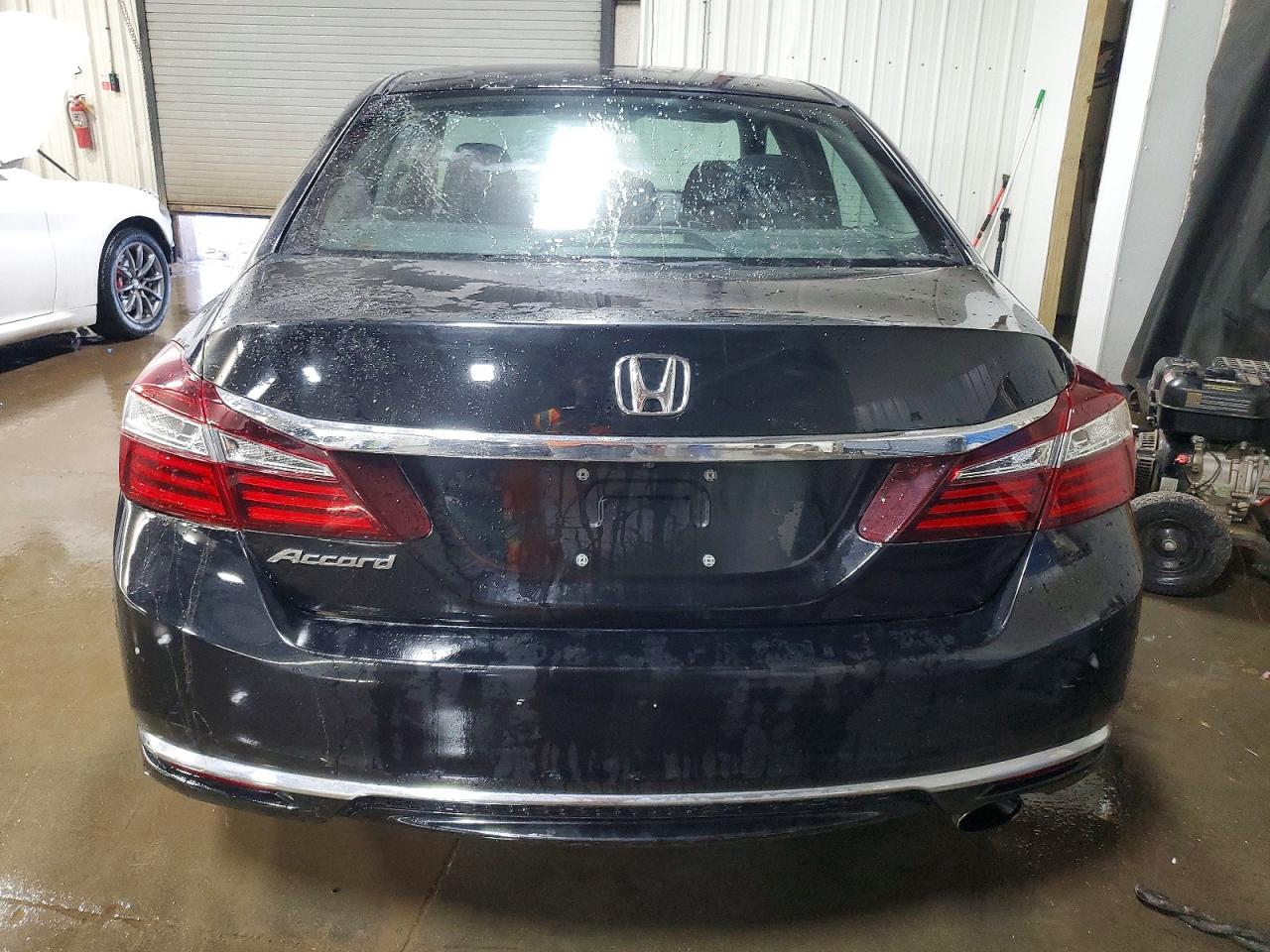 2016 HONDA ACCORD LX photo 6