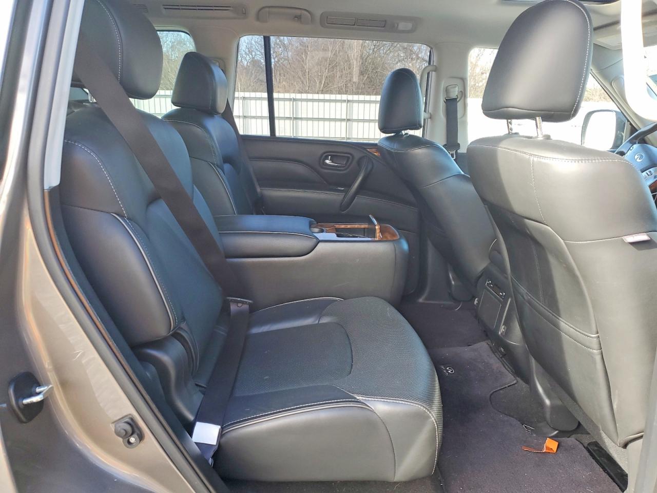 2018 INFINITI QX80 BASE photo 11