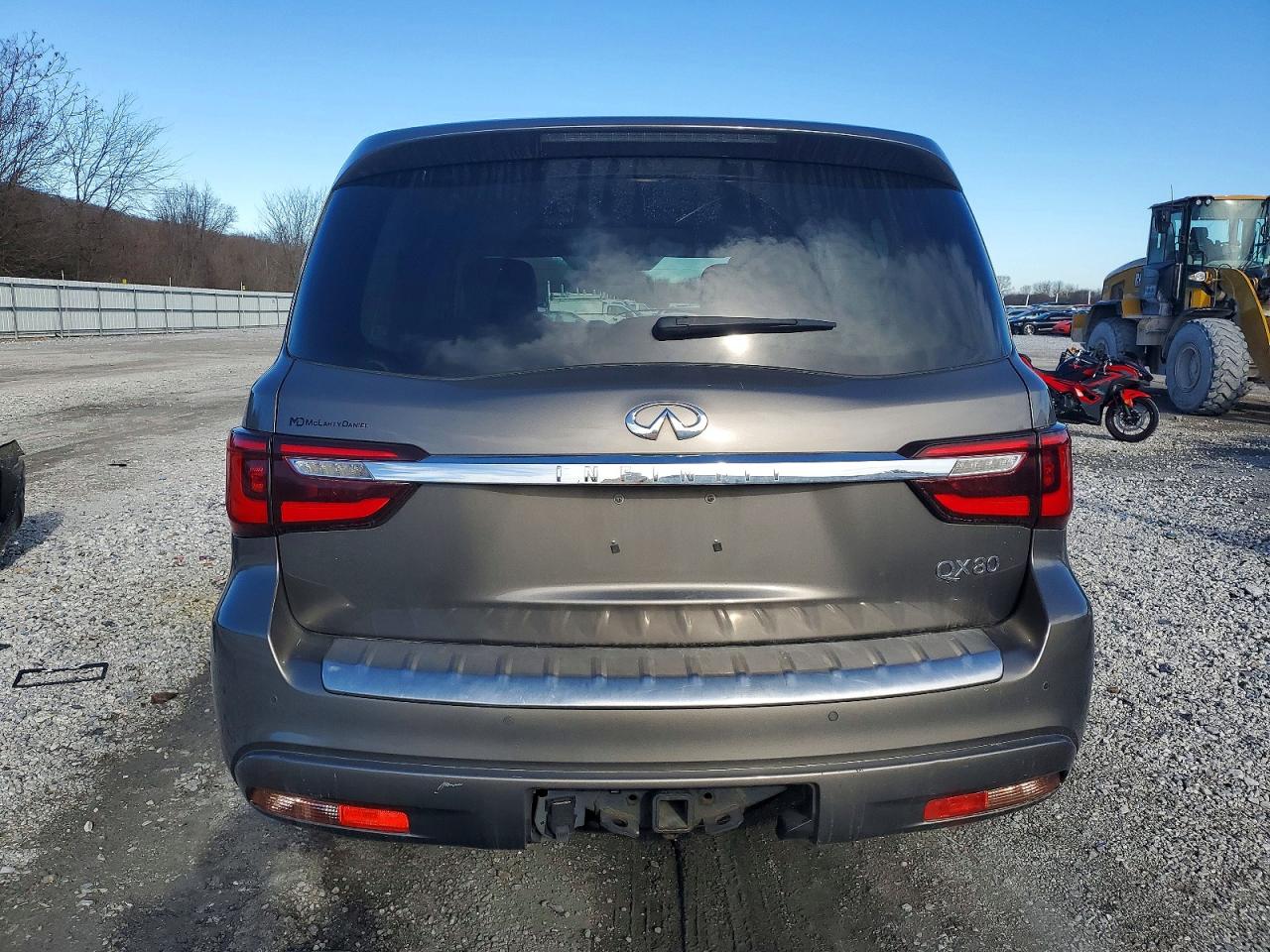2018 INFINITI QX80 BASE photo 6